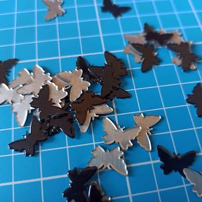 hotfix latas mariposas negro