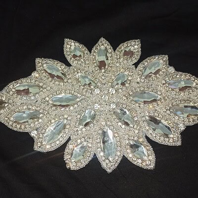 Aplicacion strass flor novias