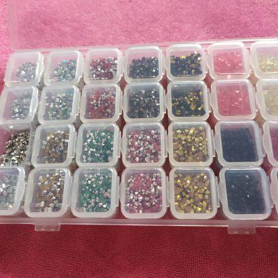 organizador strass conicas