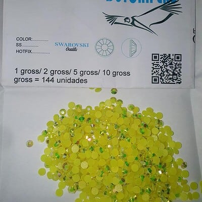 piedras hotfix resin amarillo