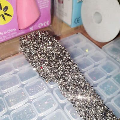 cinta strass conicas hematite