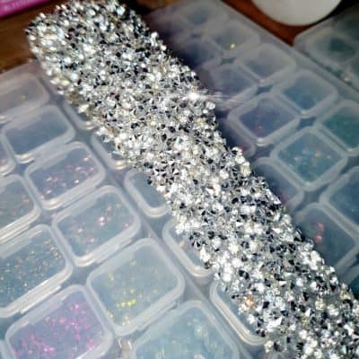 strass conicas plateado