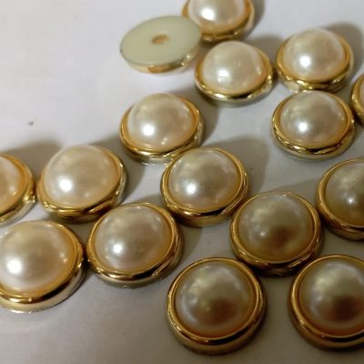 remache-perla-dorada