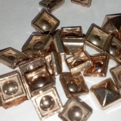 remaches-cuadrados-cobre