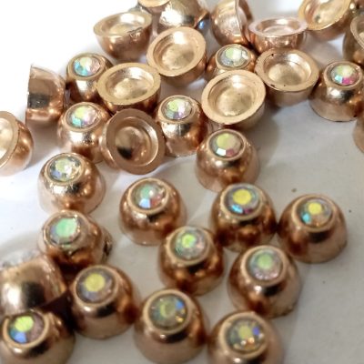 remaches-redondo-strass-tornasol