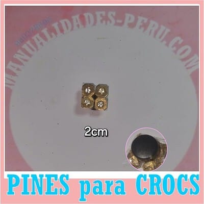 crosc_pin_2cm_cuadrado_dorado_crystal_manualidades