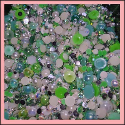 medias_perlas_para_decorar_verde_blanco
